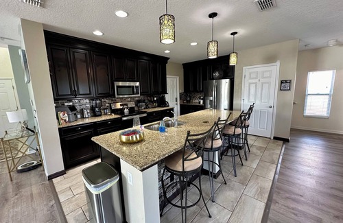 Marbella Casa | Spacious Fun & Convenient