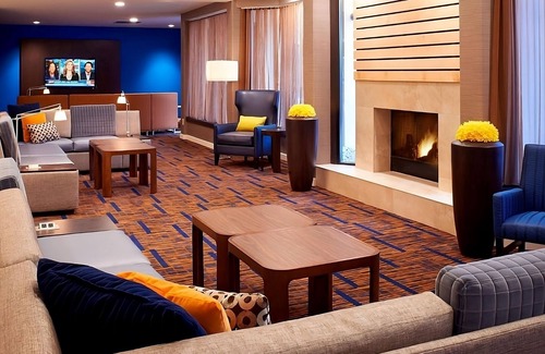 Auburn Hills Hotel | Spacious Good-Value Accommodation! 2 Lovely Units, Swimming Pool, Parking!