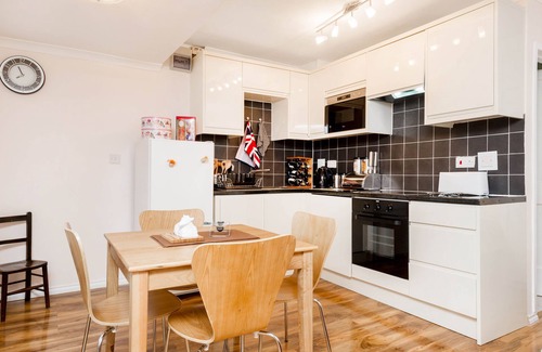 Henley-on-Thames Apartamento | Amplio Henley On Thames Studio Apt cerca de Oxford, Londres, Windsor y Reading