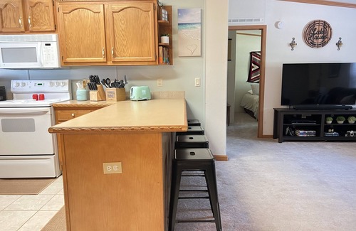 Higden Casa | Spacious Higden Retreat <1M from Sugar Loaf Marina