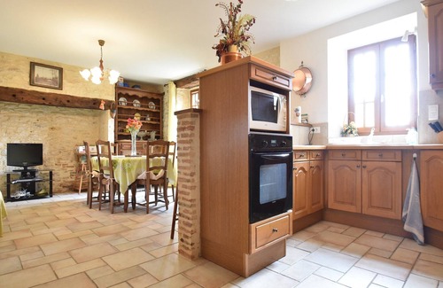 Uzech Casa | Amplia casa de vacaciones con piscina privada