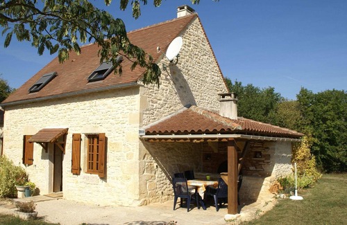 Uzech Casa | Amplia casa de vacaciones con piscina privada