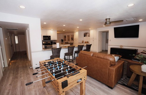 Phoenix Casa | Spacious Home 10 min to StateFarm Stadium w/ pool