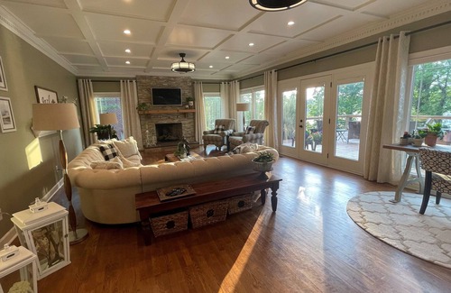 Hickory Casa | Spacious Home on Lake Hickory with Dock