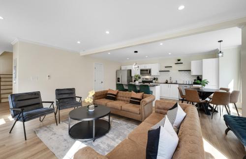 Maple Hill Casa | Spacious House in Prime Location