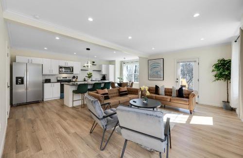 Maple Hill Casa | Spacious House in Prime Location