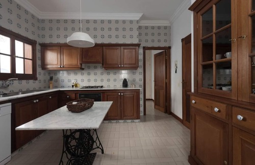 La Mancha Apartamento | Vistas mar y Teide, terrazas, wifi, concierge en villa [apt D]