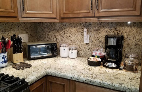 Crestline Casa | Recientemente remodelado, vista al lago, escape de montaña. Para toda la familia Perros bienvenidos *!