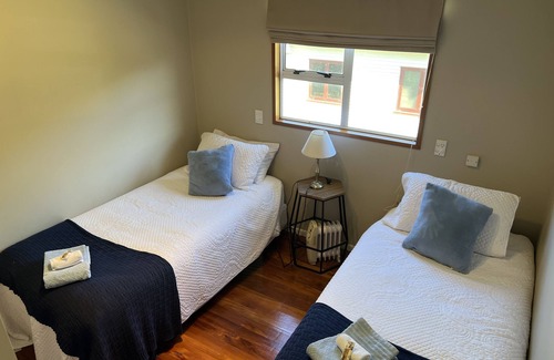 Kekerengu Cabina | Spacious Lodge ,Seaviews,2 minutes from beach.