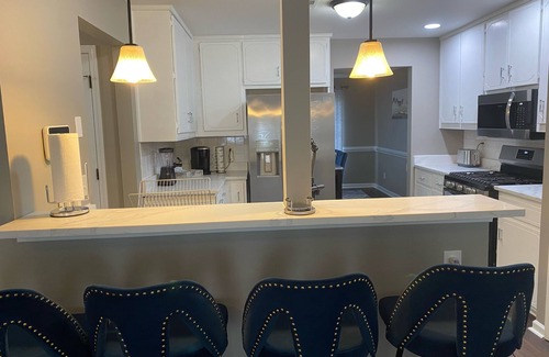 Stockbridge Casa | Spacious/Luxe 5-bedroom house in quiet neighborhood