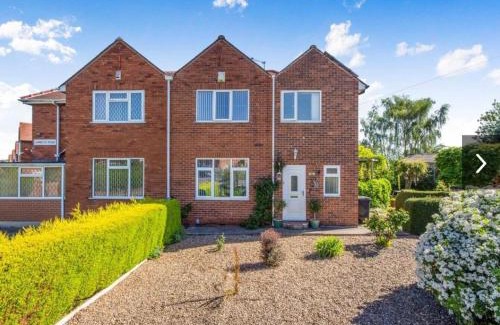 Doncaster Casa | Spacious Luxurious Serviced Accommodation