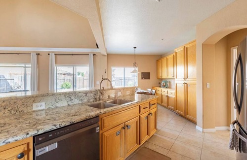 Woodland Casa | Spacious Luxury Home with an Entertainer Backyard