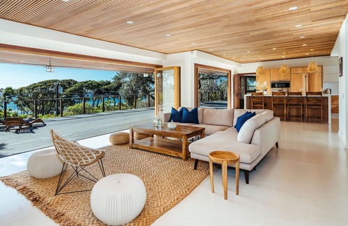 Kahala Villa | Amplio y moderno lujo hawaiano, a pasos de la playa, Diamond Head y Waikiki