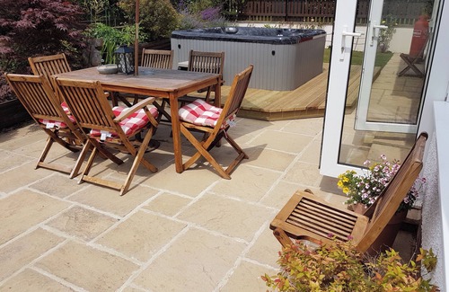 Cardigan Casa | Large and spacious modern house with heavenly hot tub close to stunning beaches