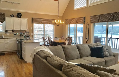 Tamassee Casa | Spacious Mountain Retreat with views of Cherokee Lake