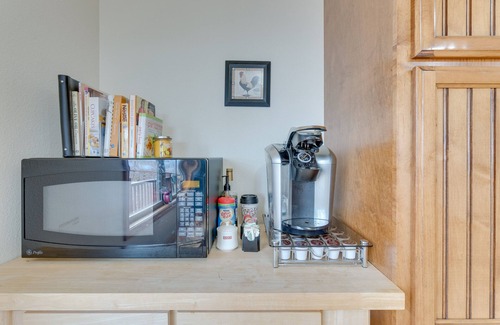 Murphy Cabina | Spacious Murphy Retreat w/ Decks & Game Room!