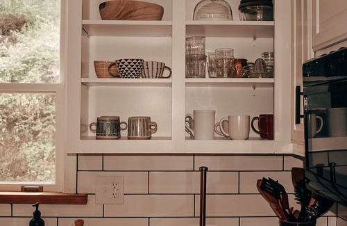 Dundee Casa | Spacious, Newly renovated home in Winesburg OH.