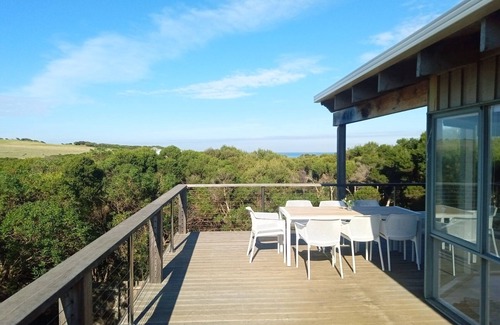 Smiths Beach Casa | Spacious ocean view beach house - sleeps 12