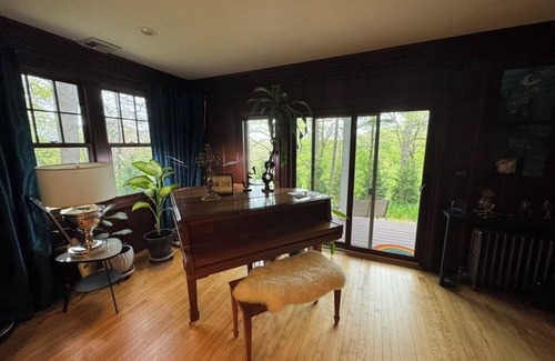 Waban Casa | Spacious private 4-bedroom house in lovely Newton