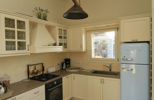 Kea Villa | Amplia villa privada con vistas al mar, piscina infinita, jardín y wifi gratis