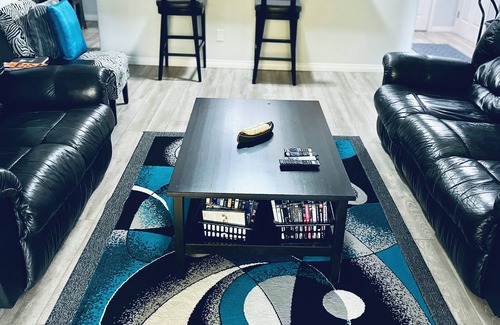 East Kootenay Condominio | Spacious/Quiet 2bdrm, 2 bath with Mountain Views/Pool/Hot Tub/7night Disc!