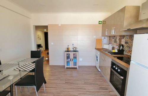 Faro Apartamento | Apartamento reformado en Faro, con internet