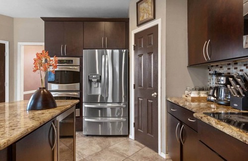 Barker Casa | Spacious Retreat for Crews, Corporates & Families