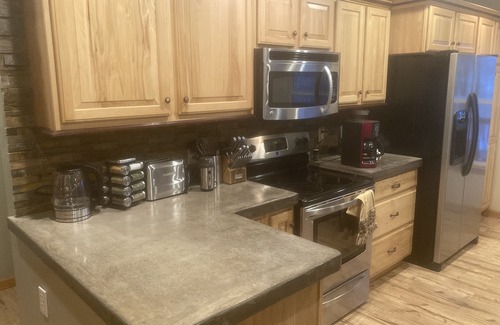 Thermopolis Casa | Spacious River House minutes to Hot Springs & WY Dino Center