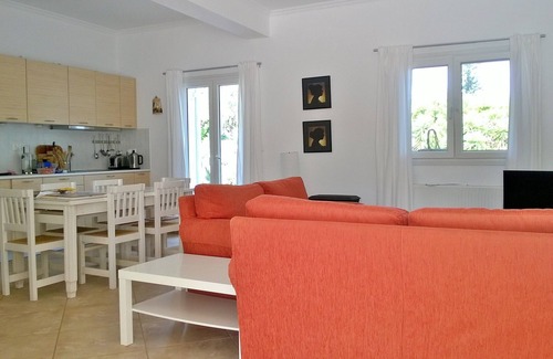 Sami Villa | Villa de vacaciones familiares con piscina privada - cerca de playas maravillosas