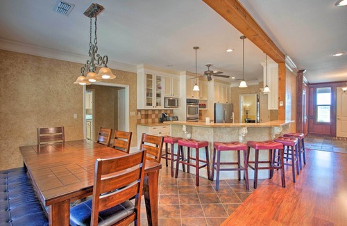 Lindale Casa | ¡NUEVO! Stallion Lake Ranch Home w / Patio - Eventos OK!