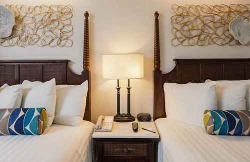 St. Pete Beach Hotel | Spacious Standard Room, Steps to Sandy Beaches, Onsite Swimming Pools!