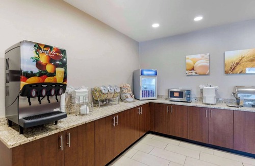 Loveland Casa | Spacious Suite Perfect for Family Fun and Relaxation Near Loveland Sports Park