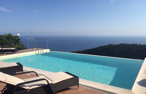 San Giacomo Villa | Amplia villa sobre Ventimiglia, cerca de Mónaco, Costa Azul y San Remo