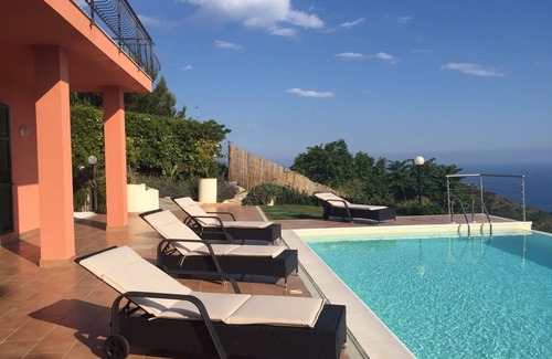 San Giacomo Villa | Amplia villa sobre Ventimiglia, cerca de Mónaco, Costa Azul y San Remo