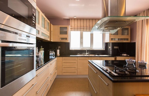 Kare Villa | Amplia villa de lujo ubicada "lejos de todo": privacidad total, vistas únicas.