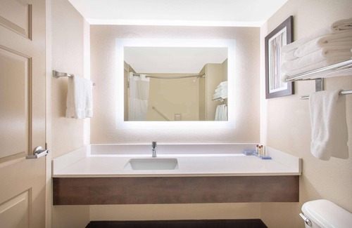 Mechanicsburg Hotel | Spark by Hilton Mechanicsburg