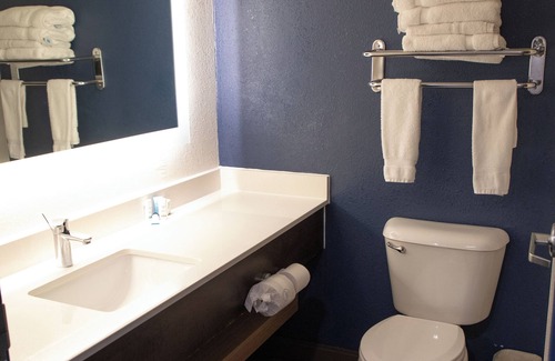 Mechanicsburg Hotel | Spark by Hilton Mechanicsburg