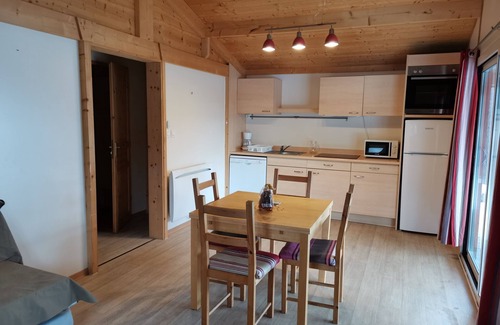 Usson-en-Forez Chalet De Esquí | Charlay GC: 4 personnes-Chalet-Vista al Lago-Baño privado con ducha