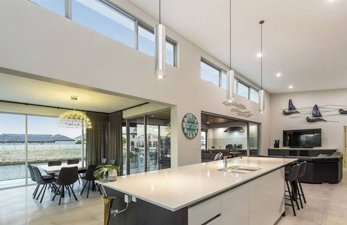 Dudley Park Villa | Spectacular 270° views of canal, private pool & jetty, king bed & an office!