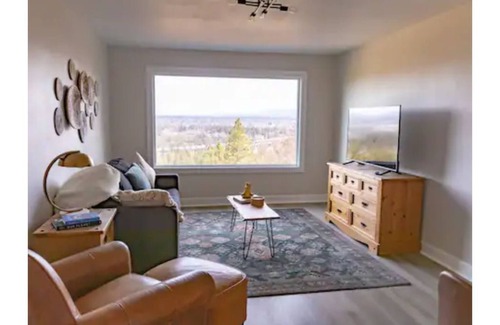 Thorpe Westwood Casa | Spectacular City View! off of Grandview Ave.