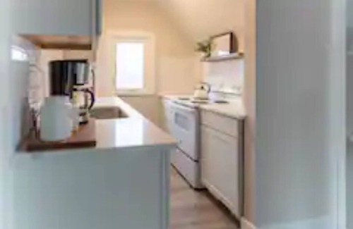 Thorpe Westwood Casa | Spectacular City View! off of Grandview Ave.