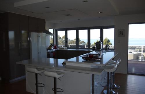 Bridport Casa | Spectacular Holiday Living