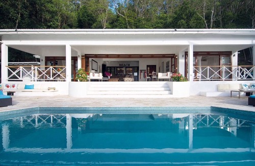 Friendship Bay Villa | Nueva espectacular en alquiler con mar panorámico y vistas de los atardeceres