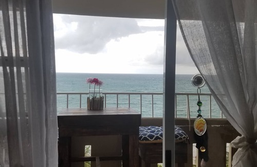 Mata de Platano Apartamento | Breezy estudio apto con espectacular vista al mar, a la derecha a través de A