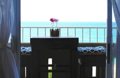 Mata de Platano Apartamento | Breezy estudio apto con espectacular vista al mar, a la derecha a través de A