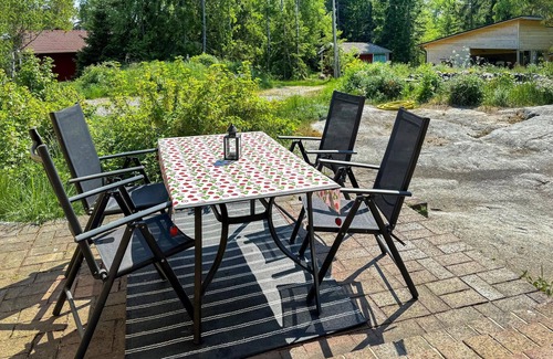 Graddo Casa | Spend a relaxing holiday in this charming holiday home with sea views.