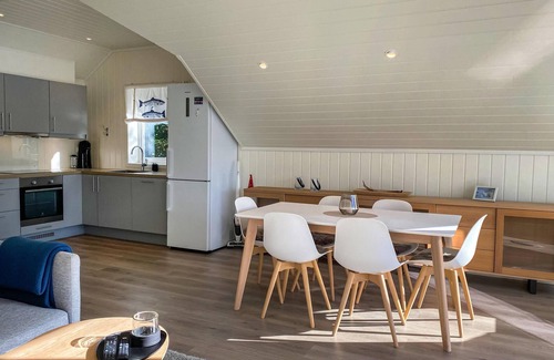 Skodje Casa | Spend a wonderful nature vacation in this cottage, right on the shore.