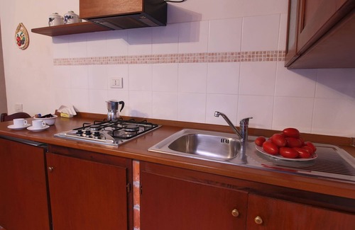 Gualdo Cattaneo Cabaña | Splendid Farmhouse in Gualdo Cattaneo with Hot Tub