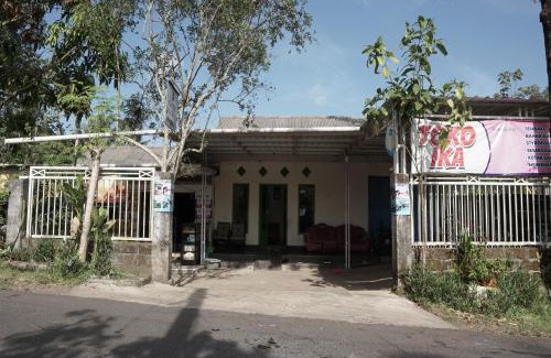 Kayangan Hotel | SPOT ON 92699 Irish Irish Homestay