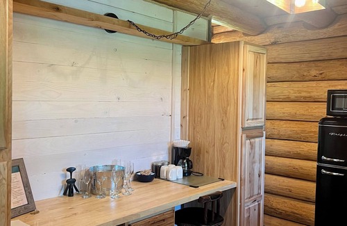 Grove Cabina | Spring Pond Cabin at White Buffalo Lodge; Family-sized with lake access